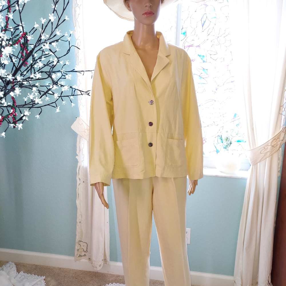 Galinda Wang pant suit